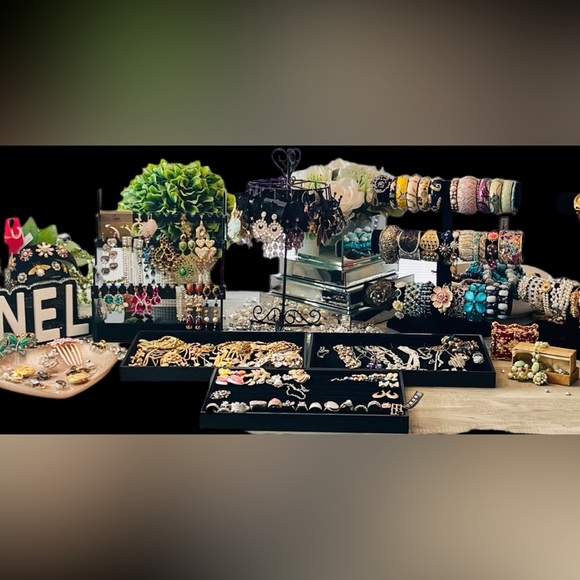 MY 1ST JEWELRY SHOW!!!! PLEASE LIKE TO BE NOTIFIED OF MY LIVE SHOW!!! - Picture 7 of 17